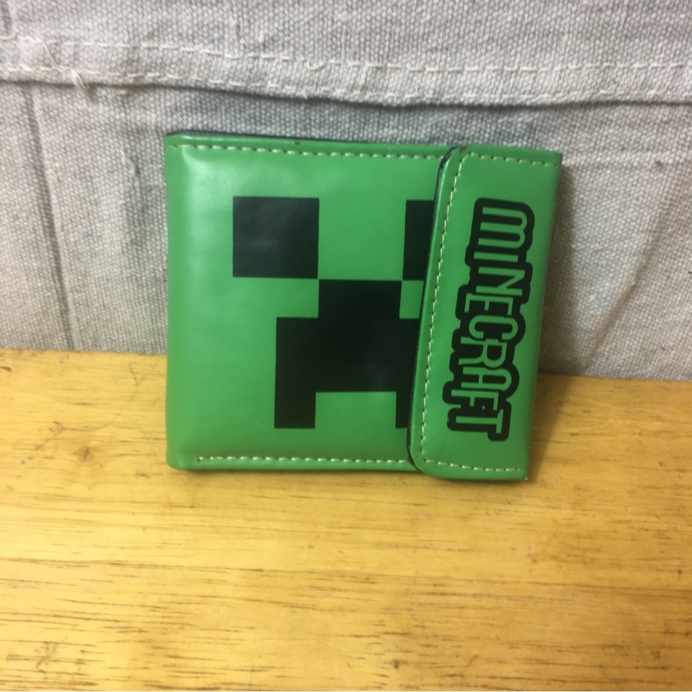 Retro Minecraft Creeper Mens Wallet Gem
